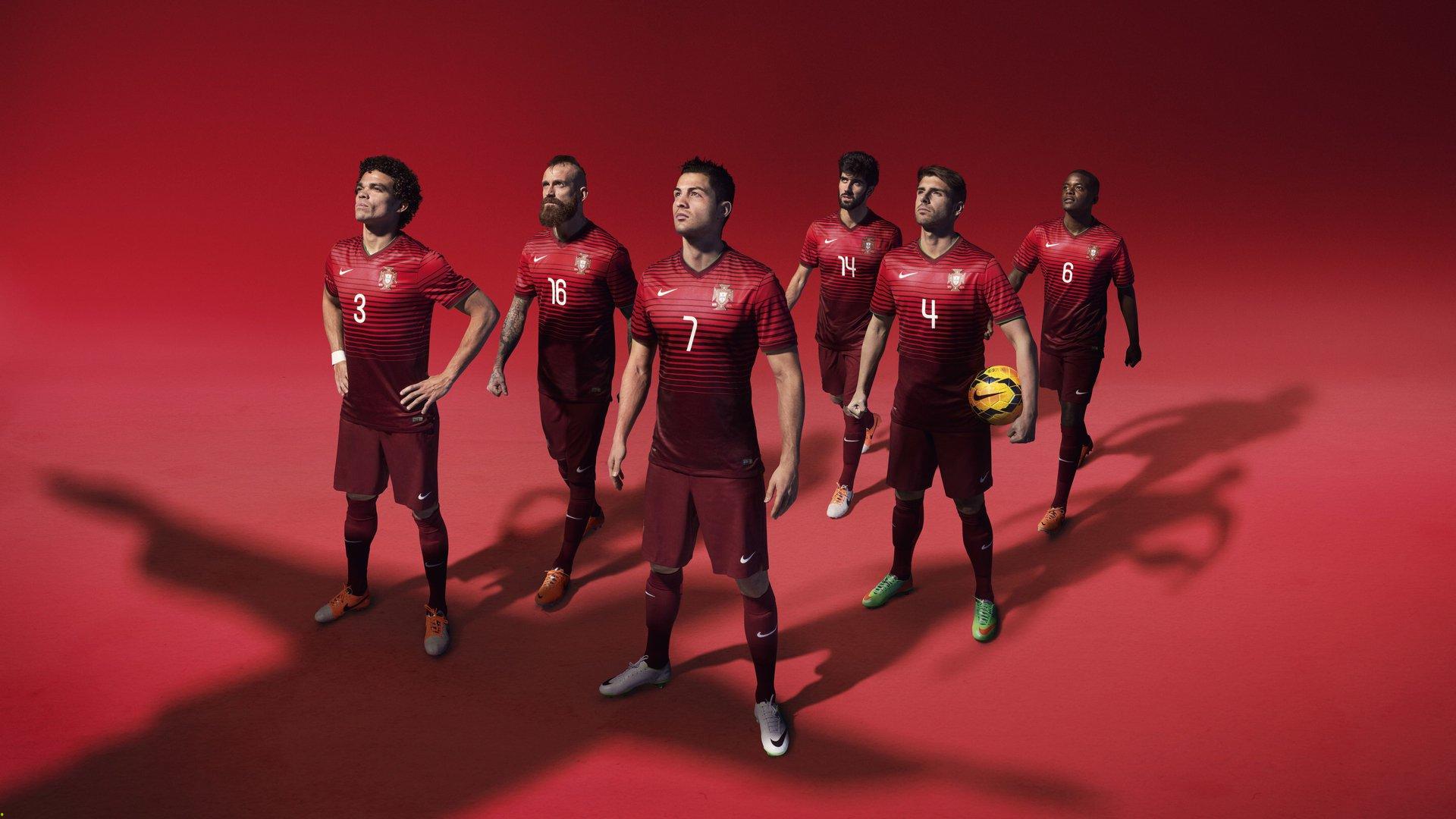 电竞产业蓬勃发展，全球总决赛创收视新高，职业选手年薪破千万