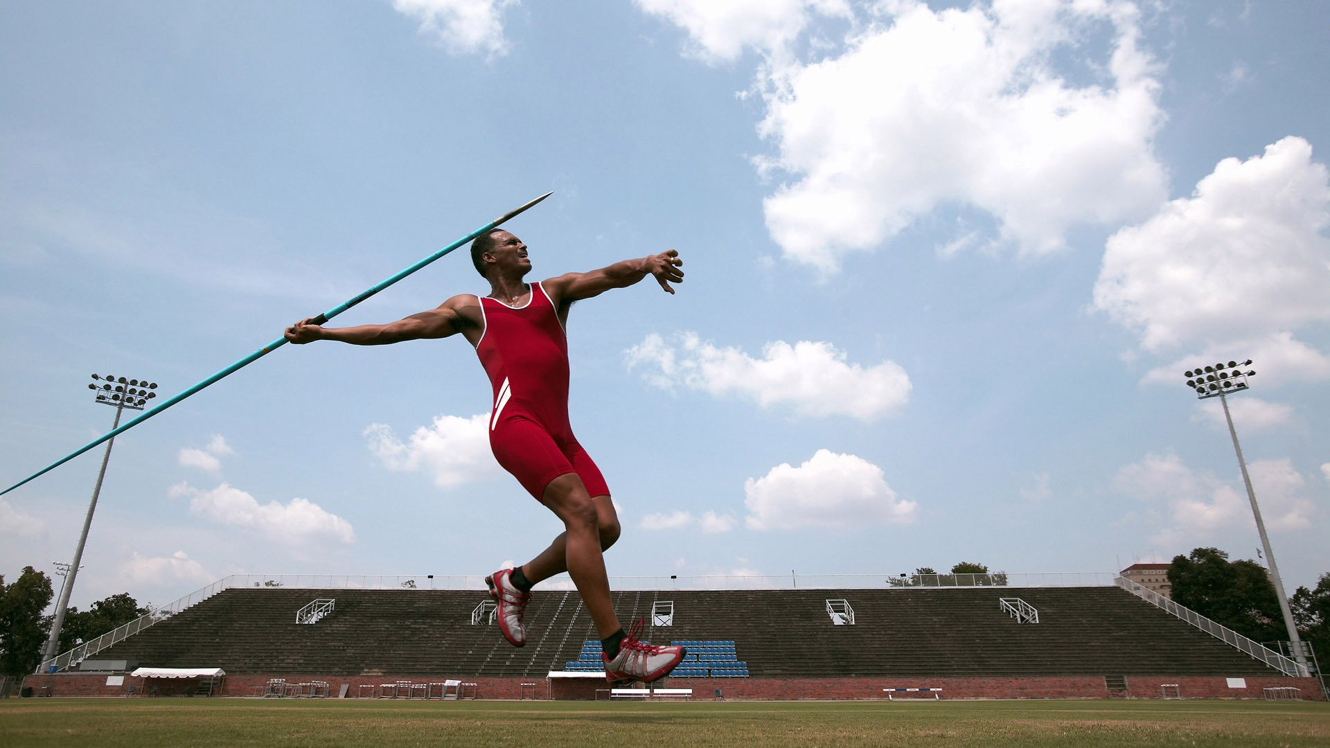 全国田径锦标赛跳远项目精彩纷呈 新星闪耀老将稳健